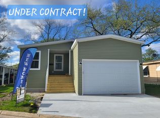 130 Parkwood Rd #456, Elgin, IL 60123