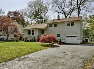104 Winslow Ter, Glen Rock, NJ 07452