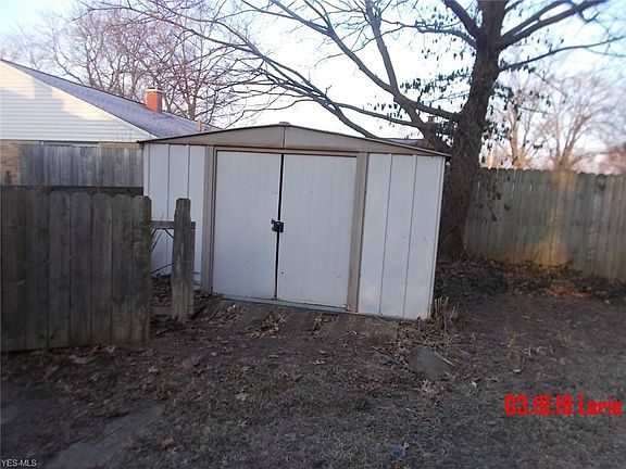 4th image of 37570 Lorie Blvd