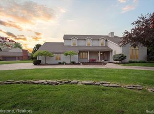 3641 White Trillium Dr E, Saginaw, MI 48603