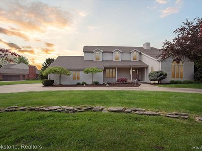 3641 White Trillium Dr E, Saginaw, MI, 48603