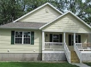 1123 10th St NW, Cedar Rapids, IA 52405