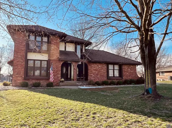 825 Southridge Rd, Osage City, KS 66523