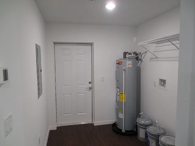 10313 Usher St — Photo 12