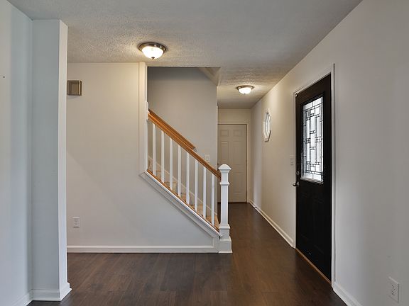 4th image of 293 Sumption Dr