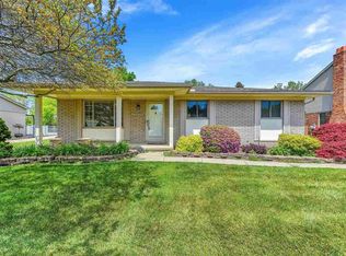 17623 Barry Dr, Clinton Township, MI 48038