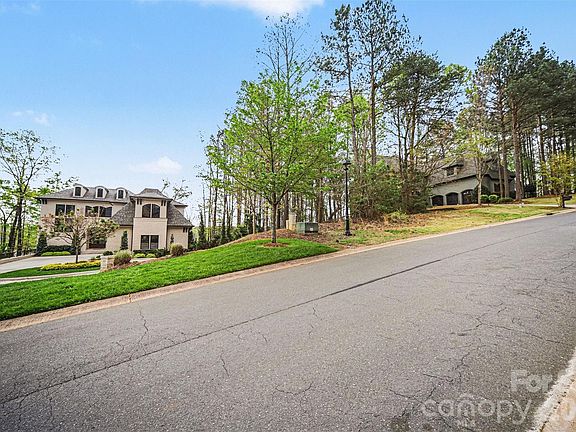 5th image of 3217 Lake Pointe Dr