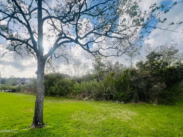 Iowa St Lot 9, Bay Saint Louis, MS 39520