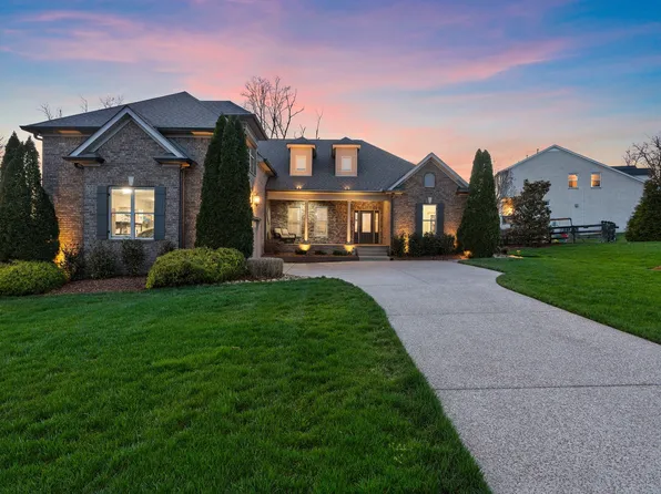 7109 Triple Crown Ln, Fairview, TN 37062