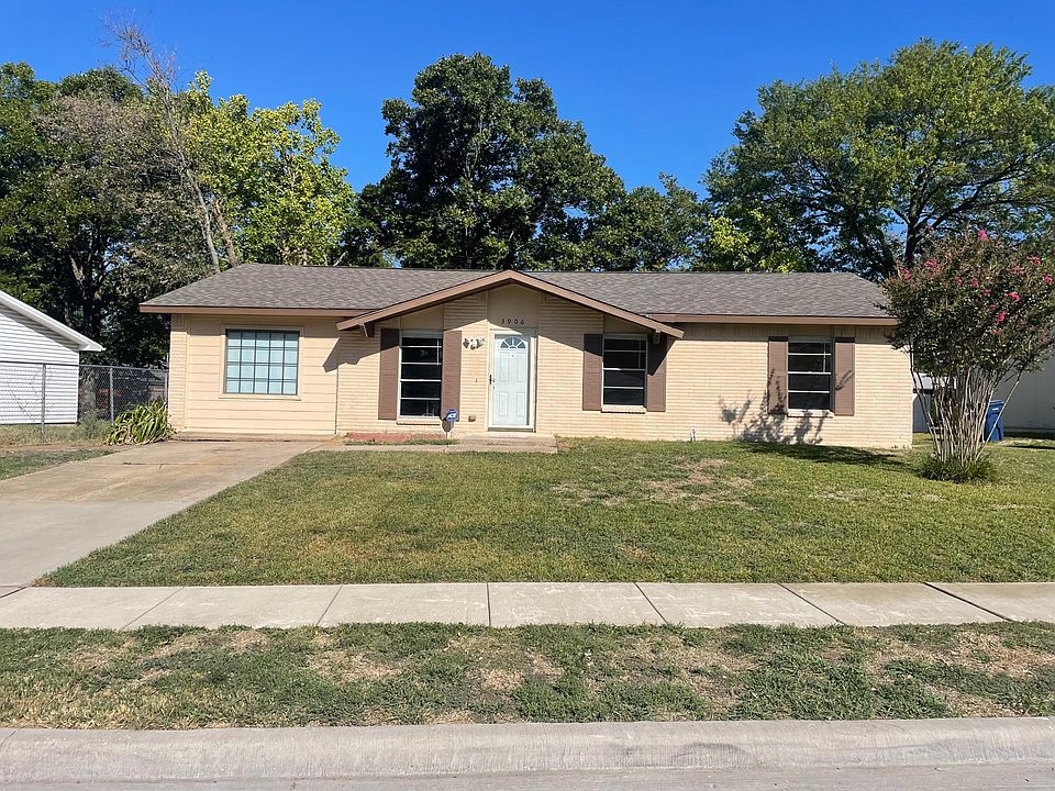 1st image of 3906 Commonwealth Dr