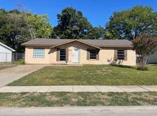 3906 Commonwealth Dr, Garland, TX 75043