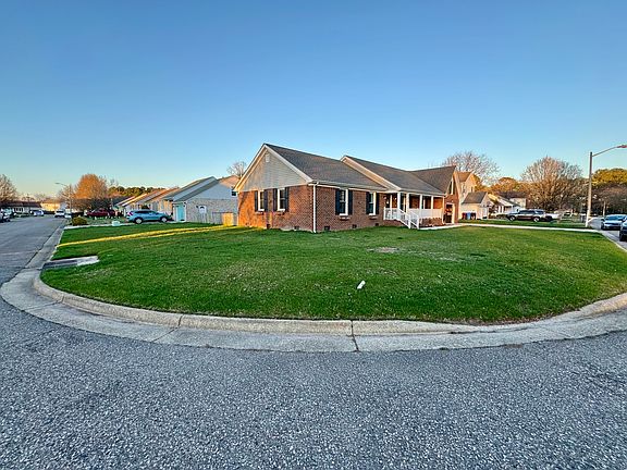 2nd image of 1216 Lago Rd