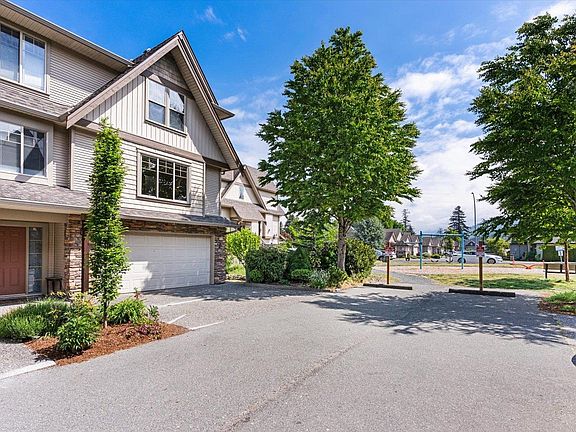 2nd image of 5556 Peach Rd #34