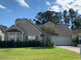 104 Yaupon Ct, Hampstead, NC 28443