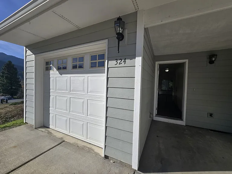 324 Maylea Pl — Photo 2