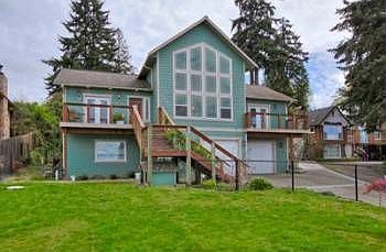 5th image of 4751 Beach Dr E