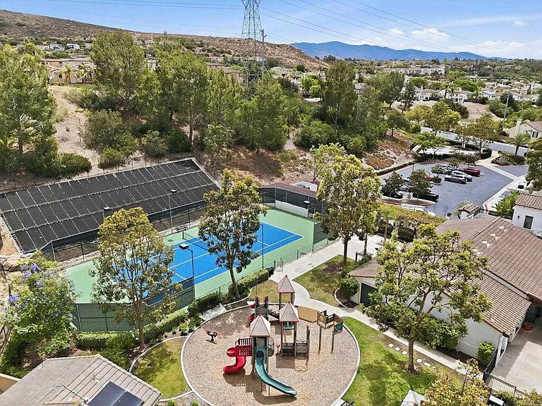 344 Plaza Los Osos — Photo 4