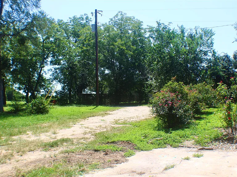 933 Highway 71 W — Photo 25