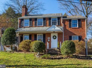 5902 Gloster Rd, Bethesda, MD 20816