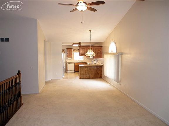 4th image of 6075 Steeplechase Dr