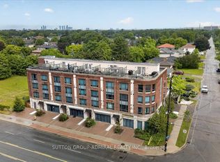 2 Maxwell St #202, Toronto, ON M3H2S8