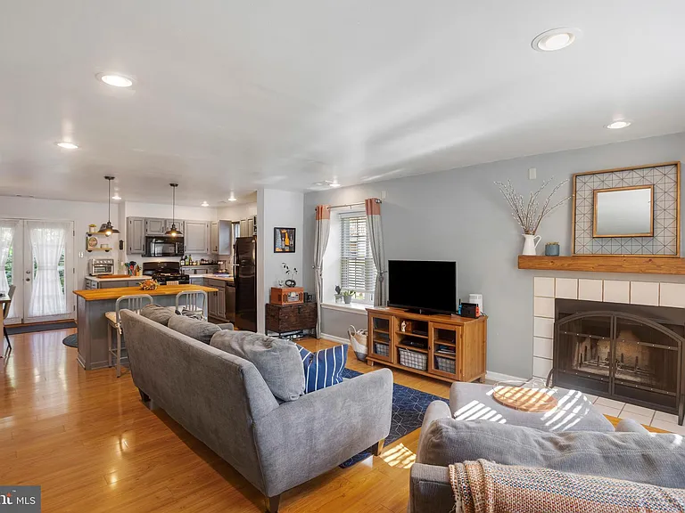 37 Rampart Dr — Photo 12