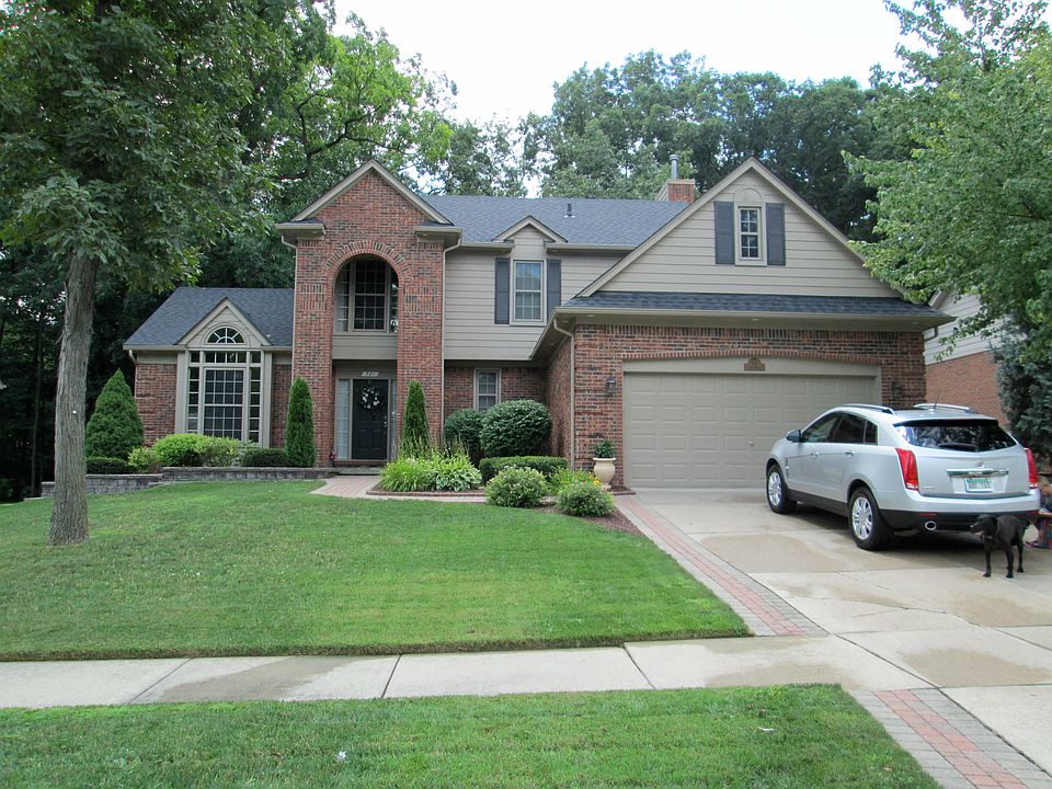 1st image of 721 Lake Ridge Rd