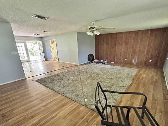 Additional Living Room