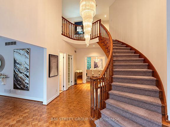 3rd image of 6 Hunt Club Ct