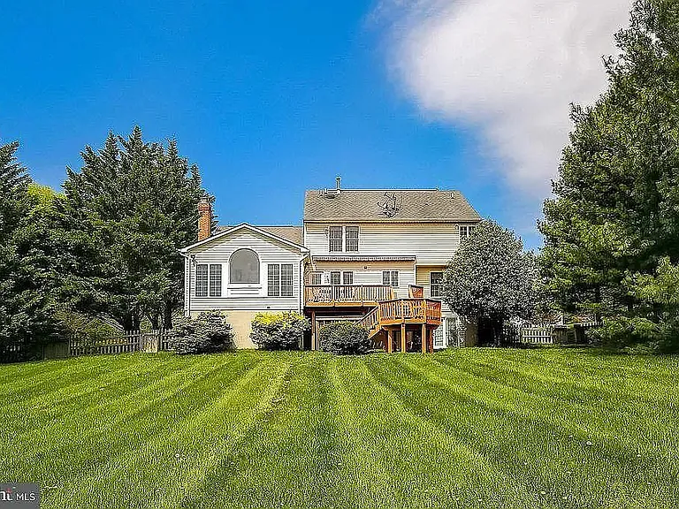 Sweet Meadow Ln — Photo 11