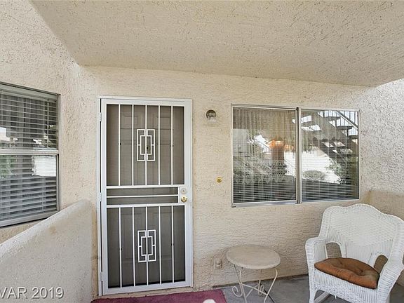 2nd image of 929 Rockview Dr Unit 101