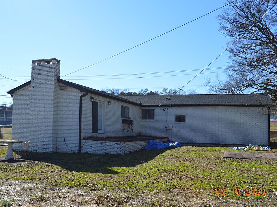 2nd image of 385 Cross St