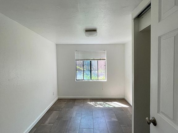 4th image of 4225 E Fairmount St APT 2