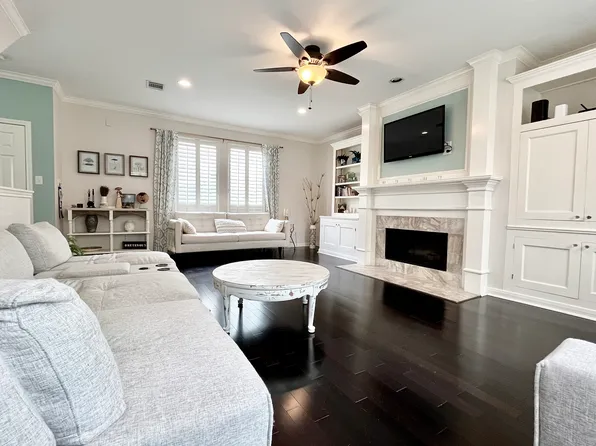 (undisclosed Address), Houston, TX 77004