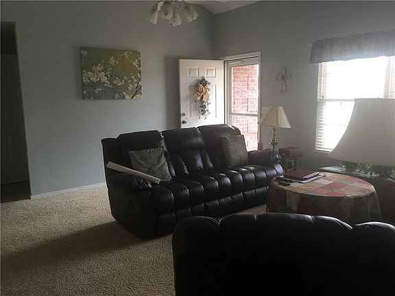 3rd image of 2706 SW Comanchee Ct