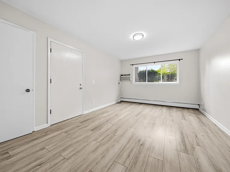 590 54th St SE — Photo 5