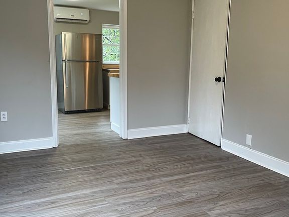 4th image of 1719 Airline Dr #A