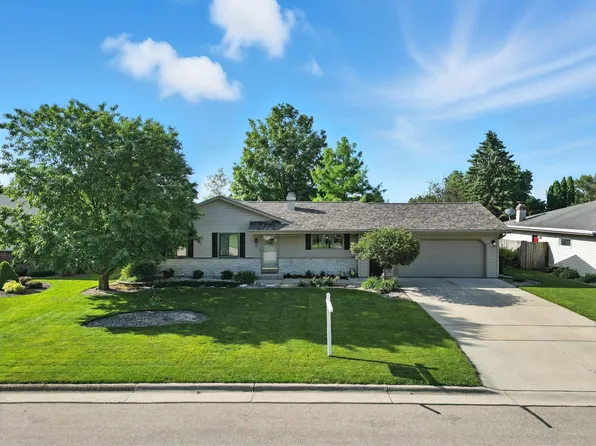 4018 Beacon Hill Dr, Janesville, WI 53546