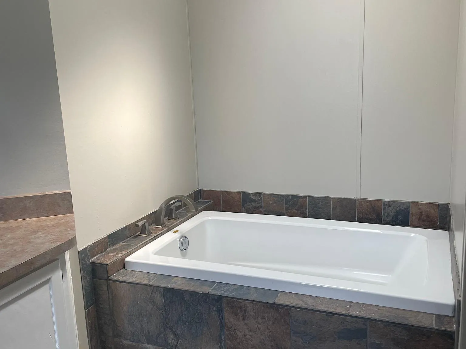 2 bed, 900 sqft, $1,500 — Photo 4