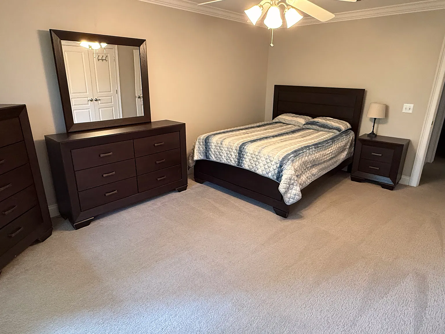 2 bed, 1500 sqft, $1,999 — Photo 4