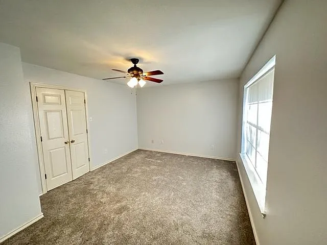 843 FM 2560 — Photo 11