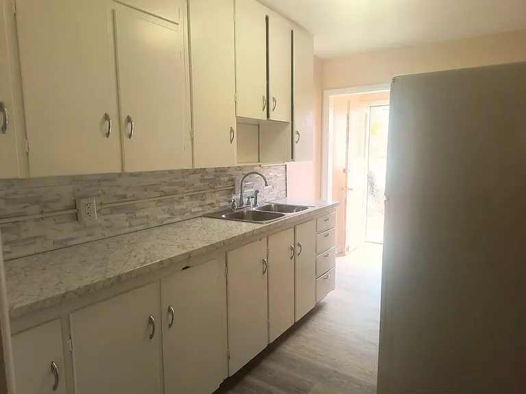 1404 Martin Ln #C — Photo 6