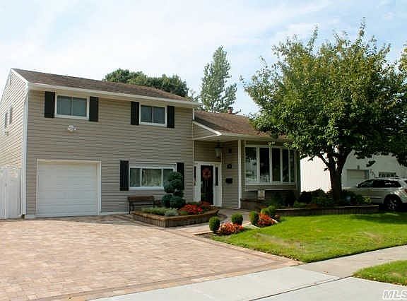 2nd image of 2320 Plymouth Pl