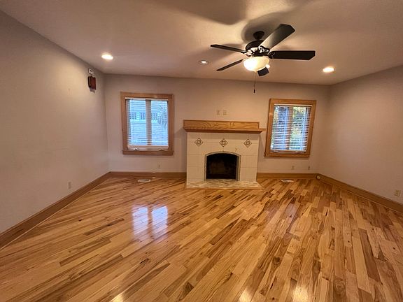 3rd image of 413 Briarwood Ave SE #1
