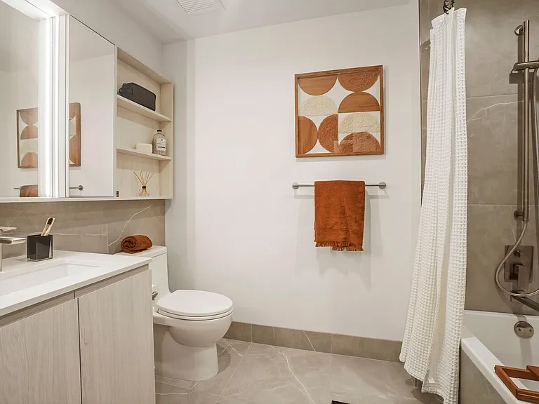 344 N Union Ave — Photo 14