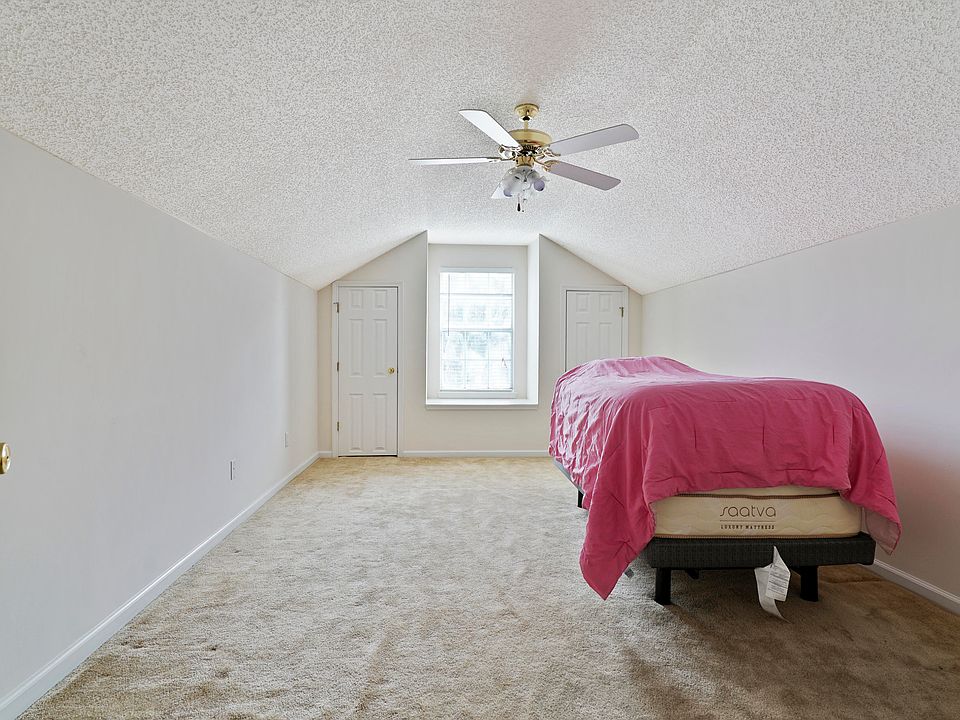 1st image of 3970 Lake Crest Ter