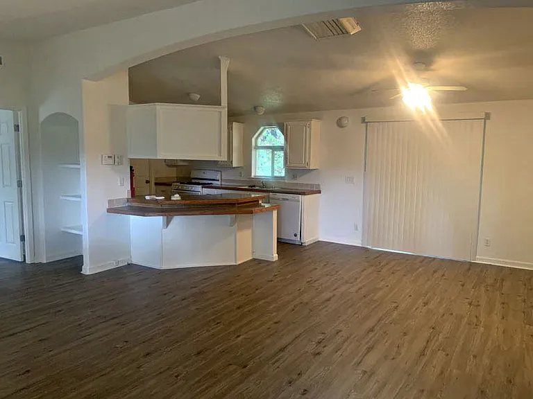 2700 Jay Rd — Photo 2