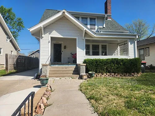 2300 Sewell St Photo 1