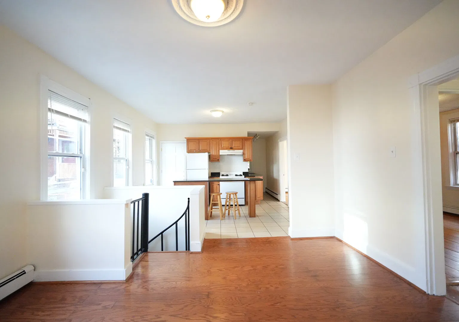 3 bed, $3,200 — Photo 1