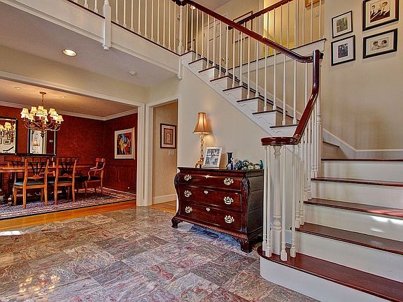 4th image of 89 Fox Hill Dr